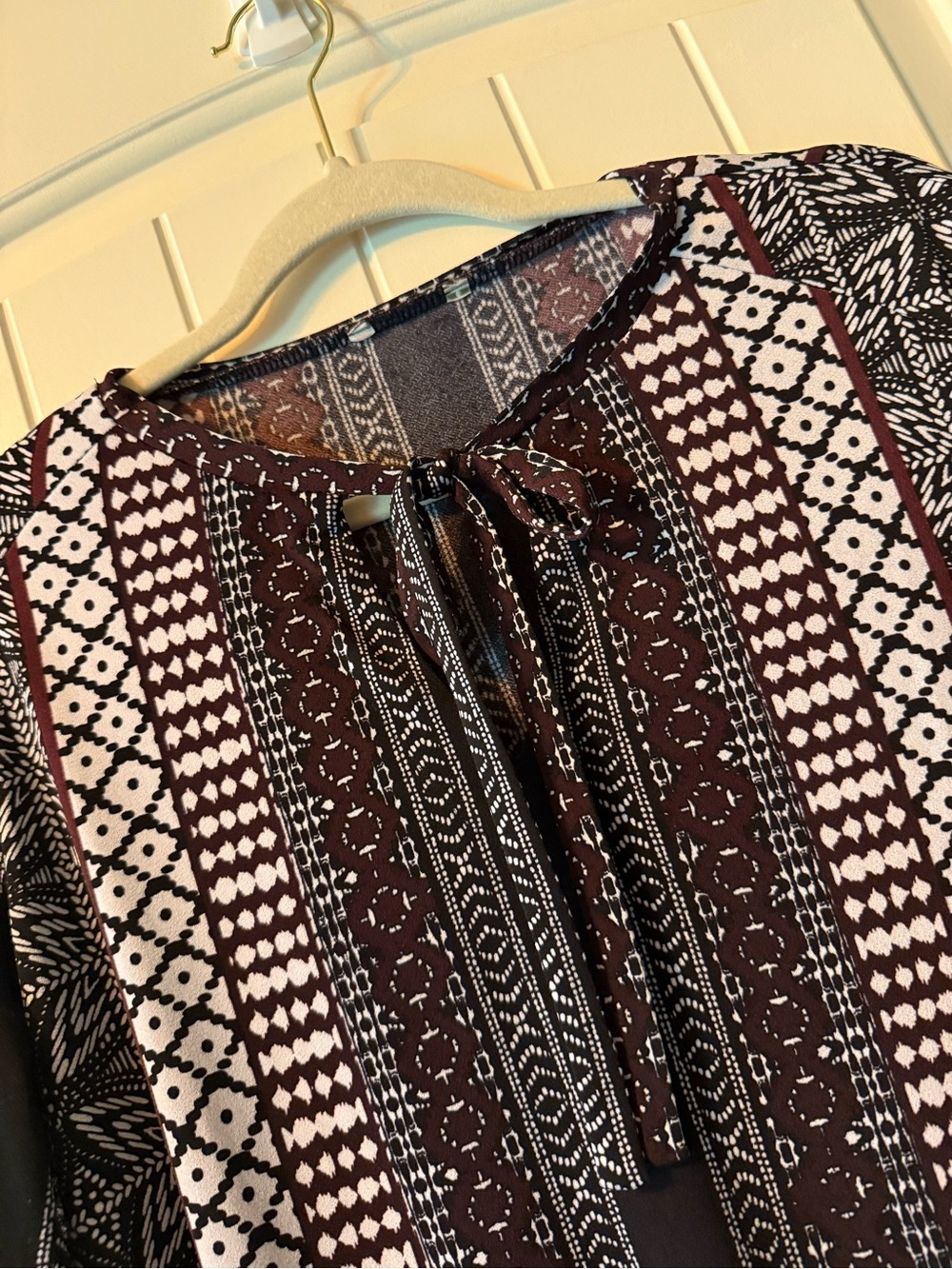 Women’s Printed Tie-Neck Blouse in Burgundy and White